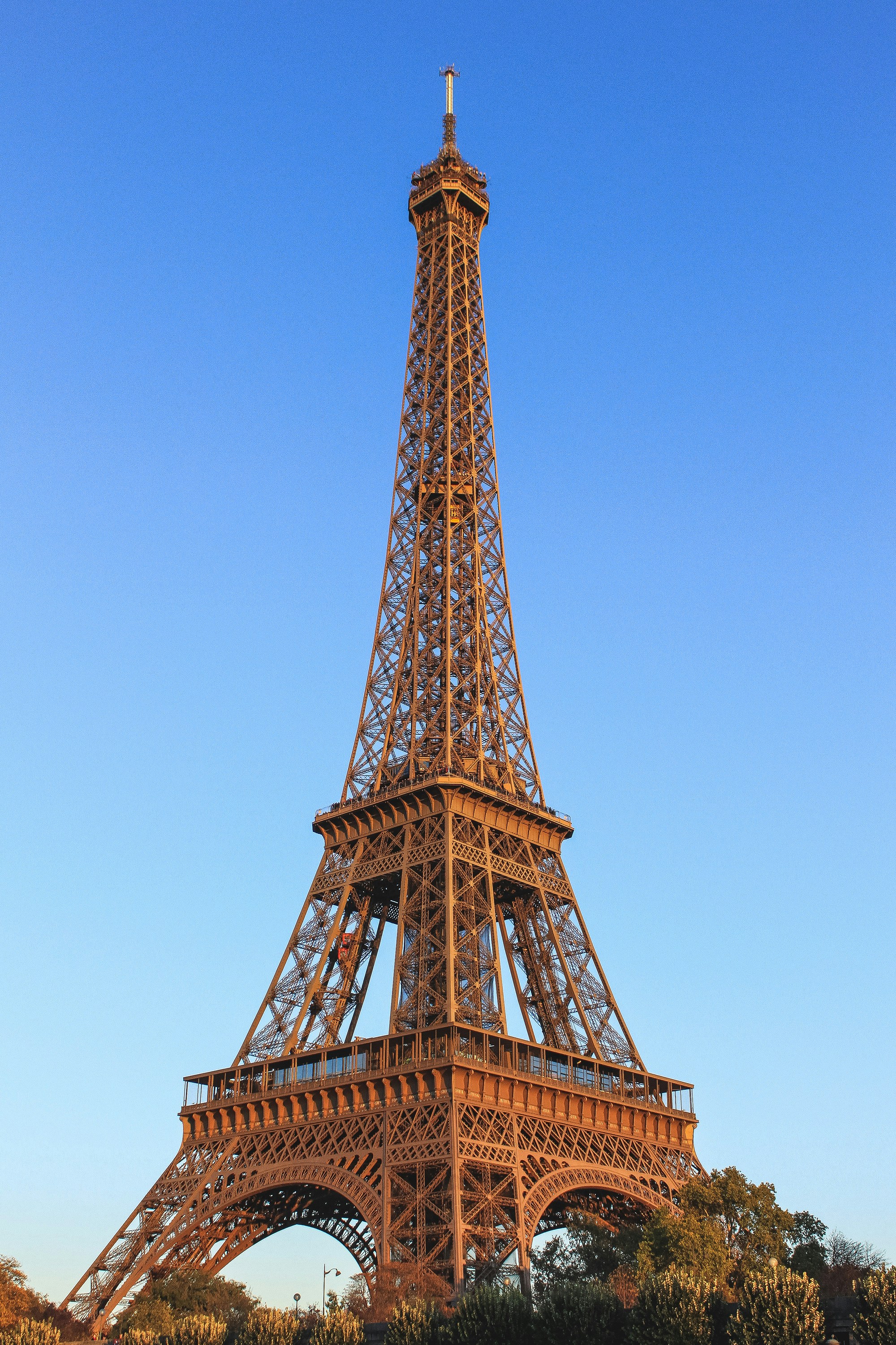 Eiffel Tower Guide: Tickets, Timed Entry, Viewpoints & Photography Tips