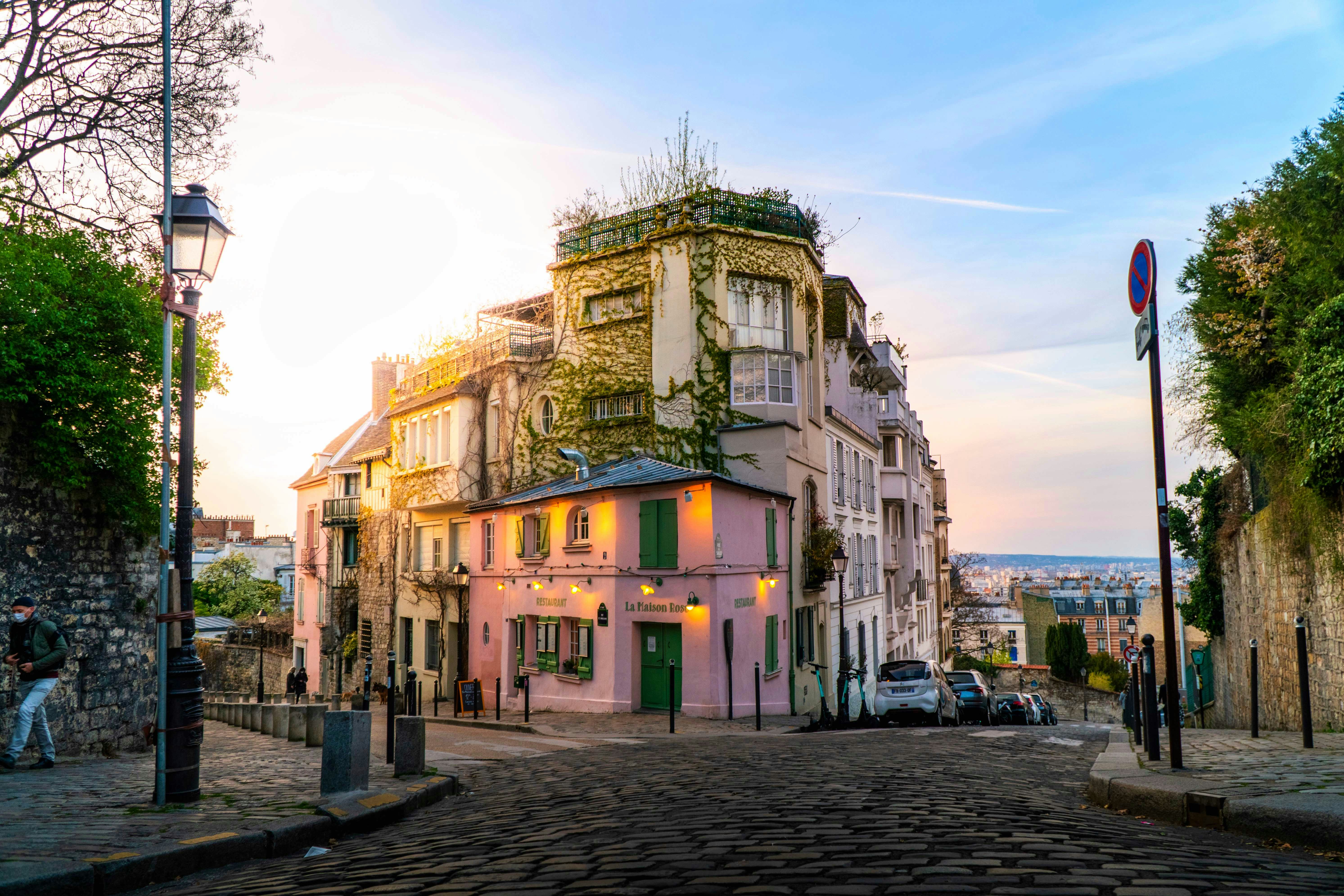 Montmartre During the Grape Harvest Festival: Getting There, Staying, and Exploring
